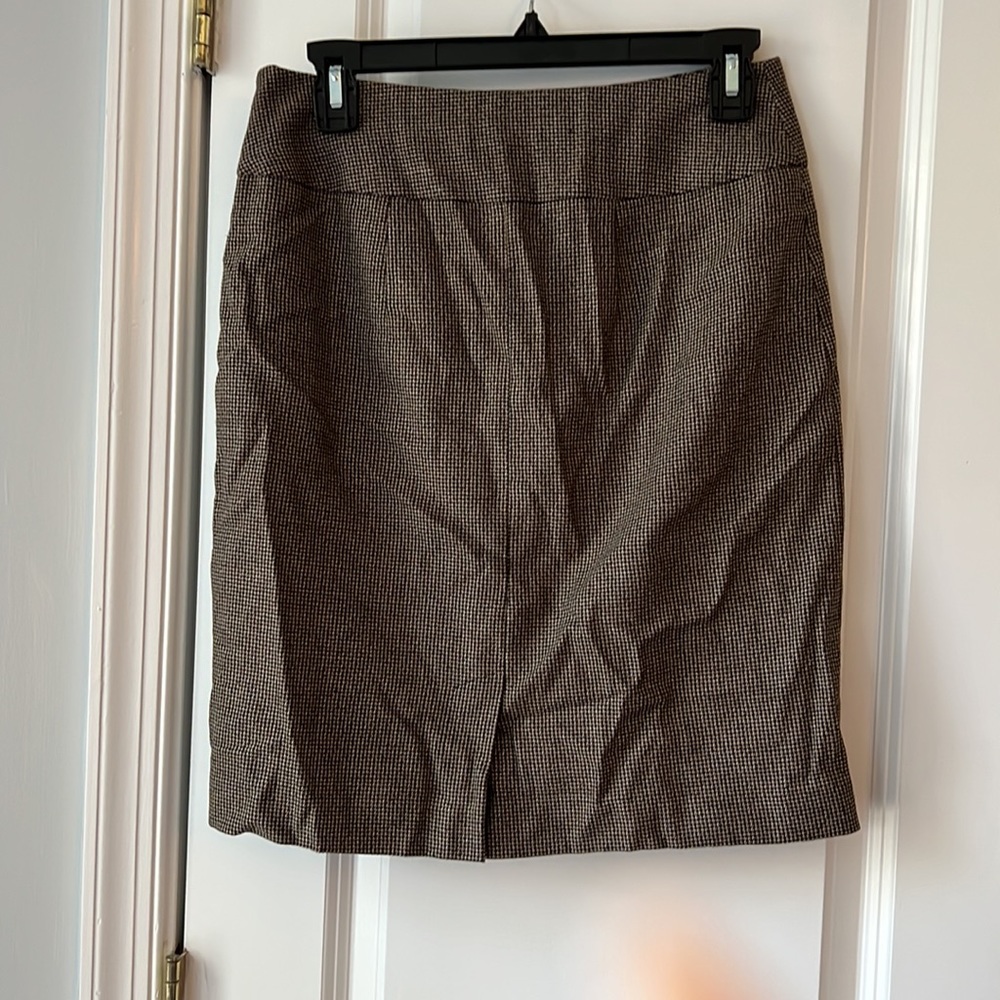 Adorable work skirt! - Picture 4 of 5